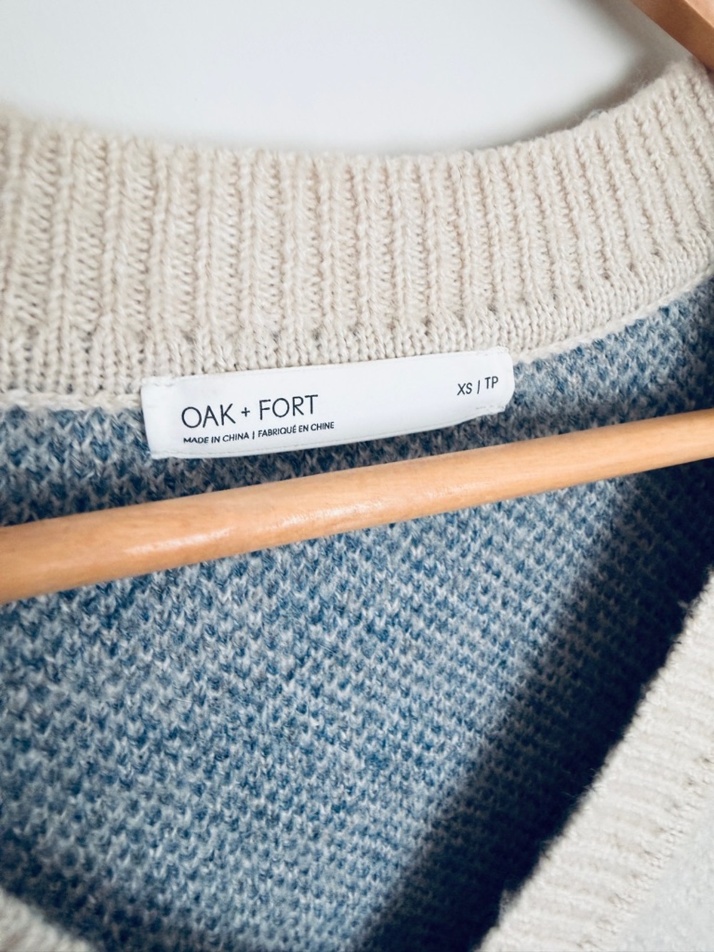 OAK + FORT women’s Beige & Blue V-Neck Vest - Picture 3 of 3